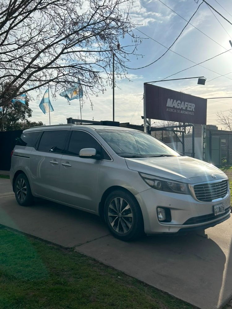 Kia CARNIVAL Van 2,2 Crdi 6AT 11p Premium 2017 — foto 4